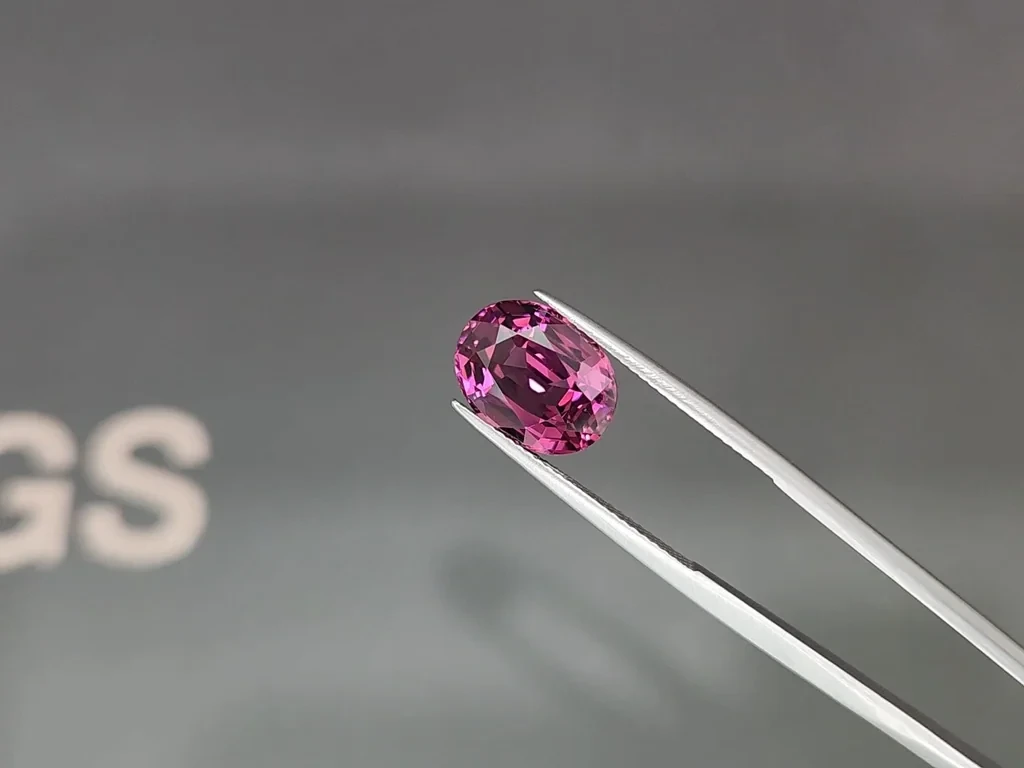 Garnet rhodolite Vivid Pink oval cut 6.35 carats, Tanzania Image №3