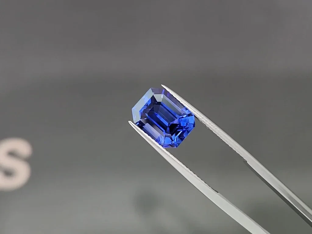 Rare blue sapphire octagon cut 7.10 carats, Sri Lanka Image №4