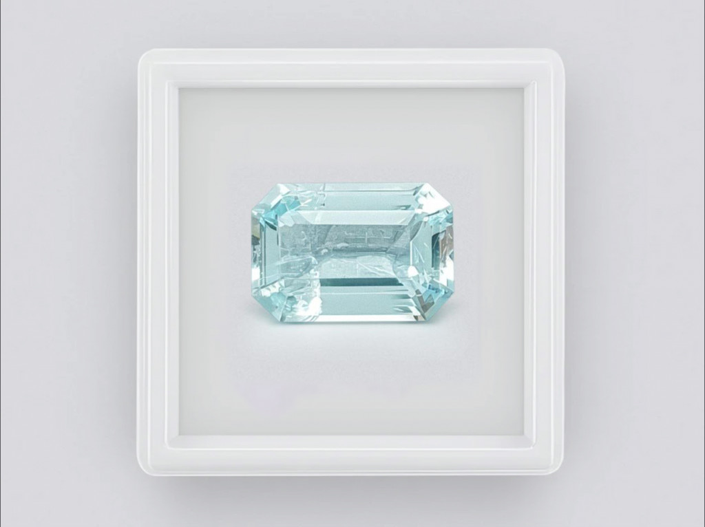 2.28 carat emerald-cut aquamarine, Africa Image №2