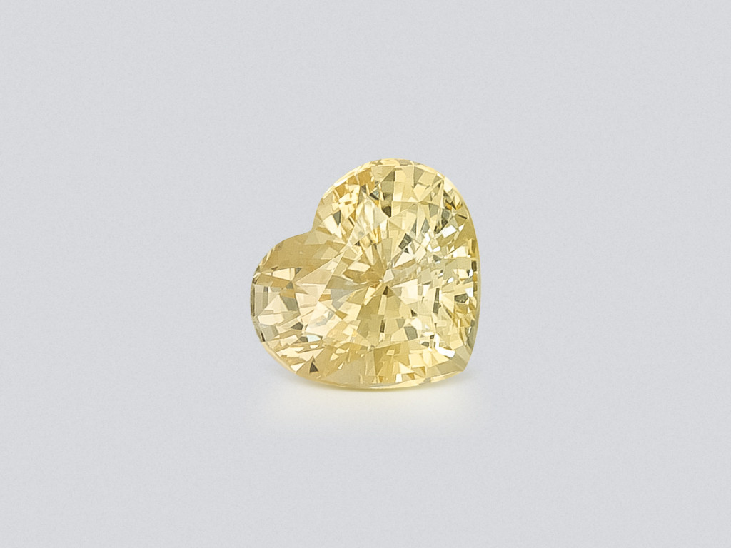 Unheated yellow sapphire heart shape 1.54 carats, Sri Lanka Image №1