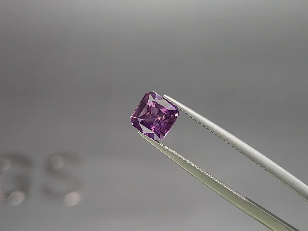 Unheated purple sapphire radiant cut 1,59 carats, Madagascar Image №3