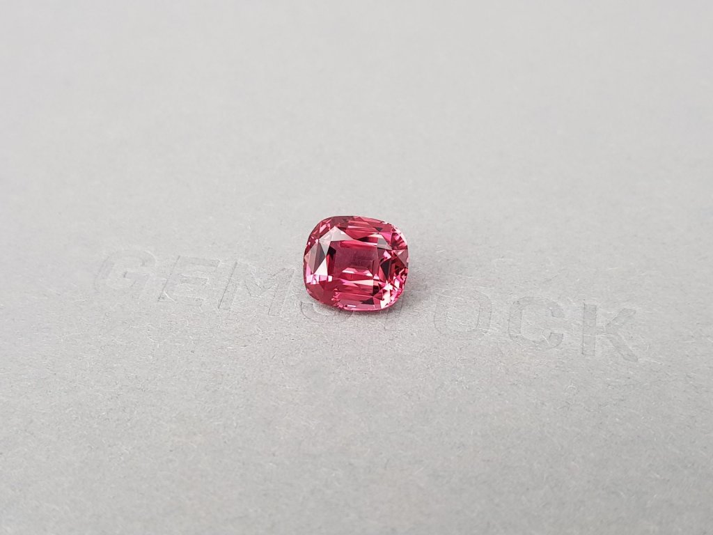 Vivid red-pink rubellite in cushion cut 3.63 ct, Nigeria Image №2