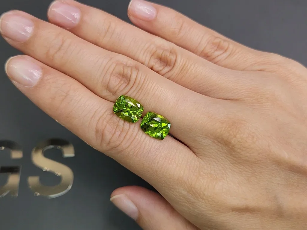 Pair of cushion cut peridots from Burma 6.84 carats  Image №2