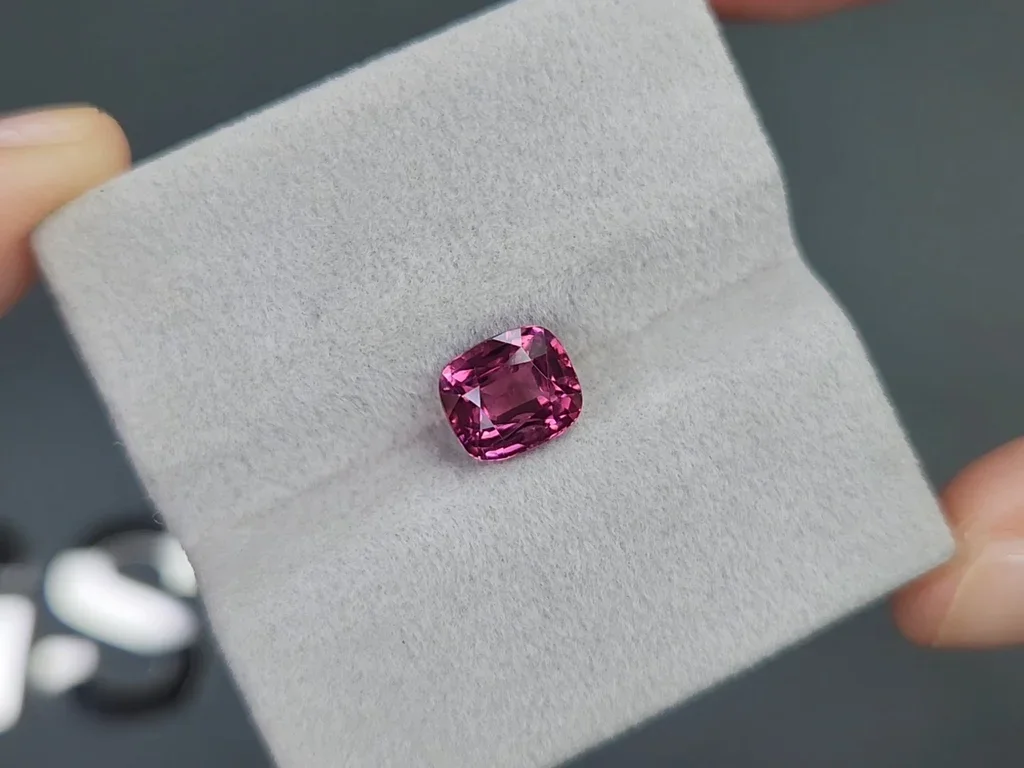 Cushion cut pink spinel 2.59 carats, Tanzania Image №4