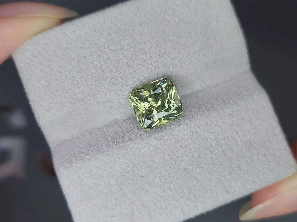Unheated radiant cut green sapphire 4.06 carats, Madagascar Image №4