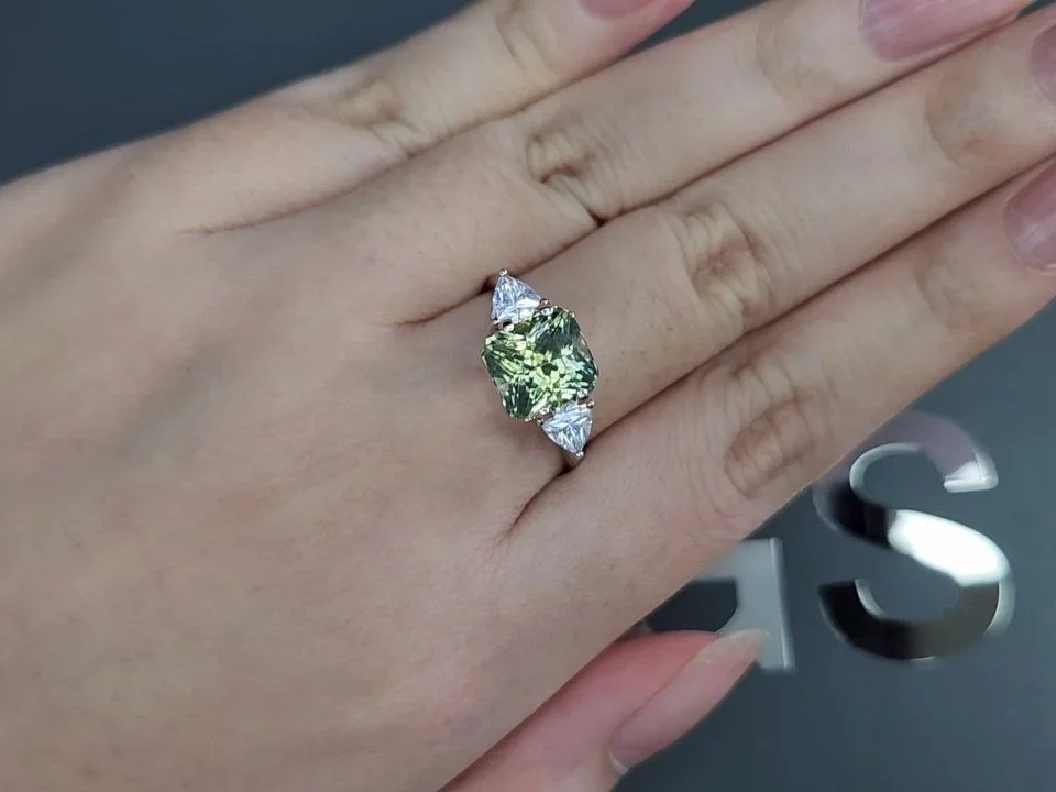 Unheated radiant cut green sapphire 4.06 carats, Madagascar Image №5