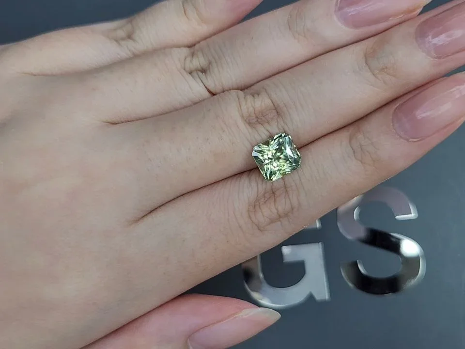 Unheated radiant cut green sapphire 4.06 carats, Madagascar Image №2