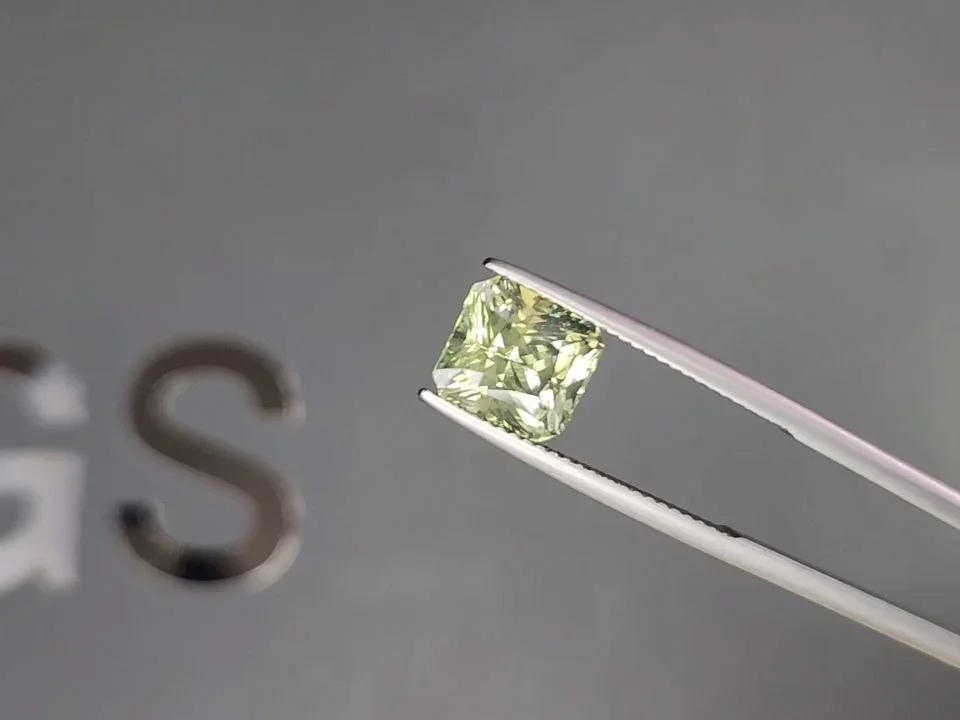 Unheated radiant cut green sapphire 4.06 carats, Madagascar Image №3