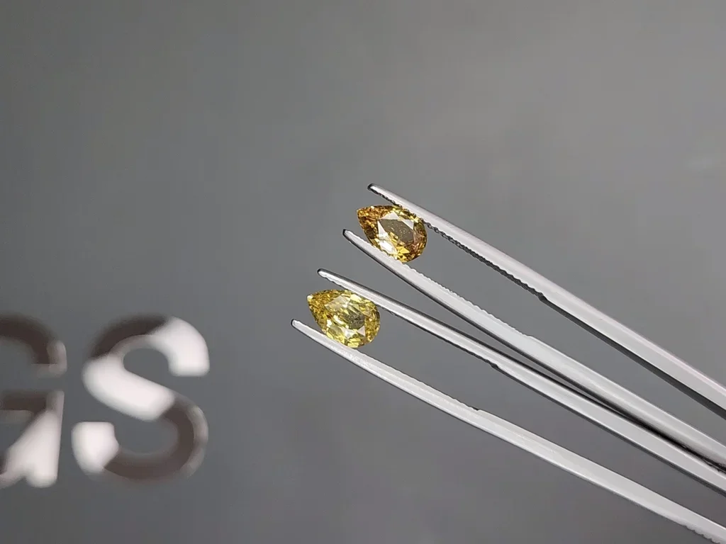 Pair of unheated yellow sapphires pear cut 2.16 carats, Madagascar Image №3