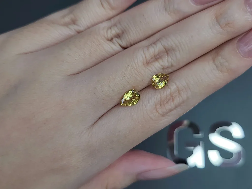Pair of unheated yellow sapphires pear cut 2.16 carats, Madagascar Image №2