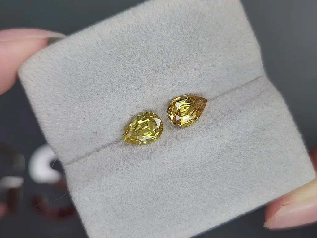 Pair of unheated yellow sapphires pear cut 2.16 carats, Madagascar Image №4