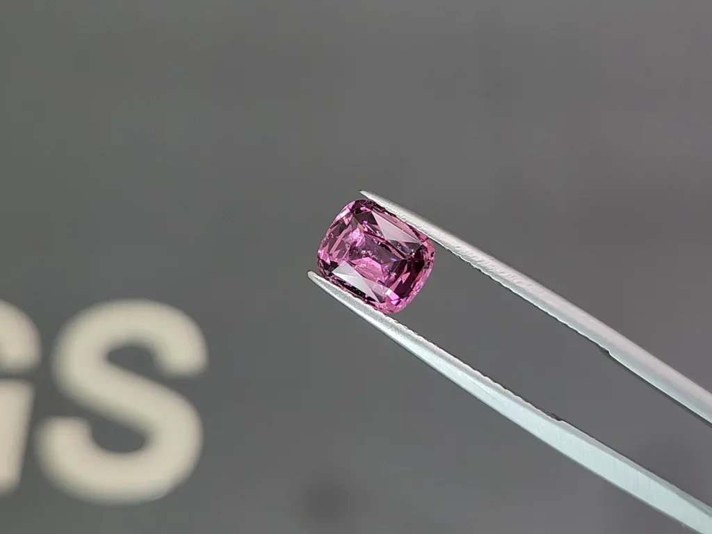 Rhodolite garnet cushion cut 1.88 carats, Tanzania Image №3