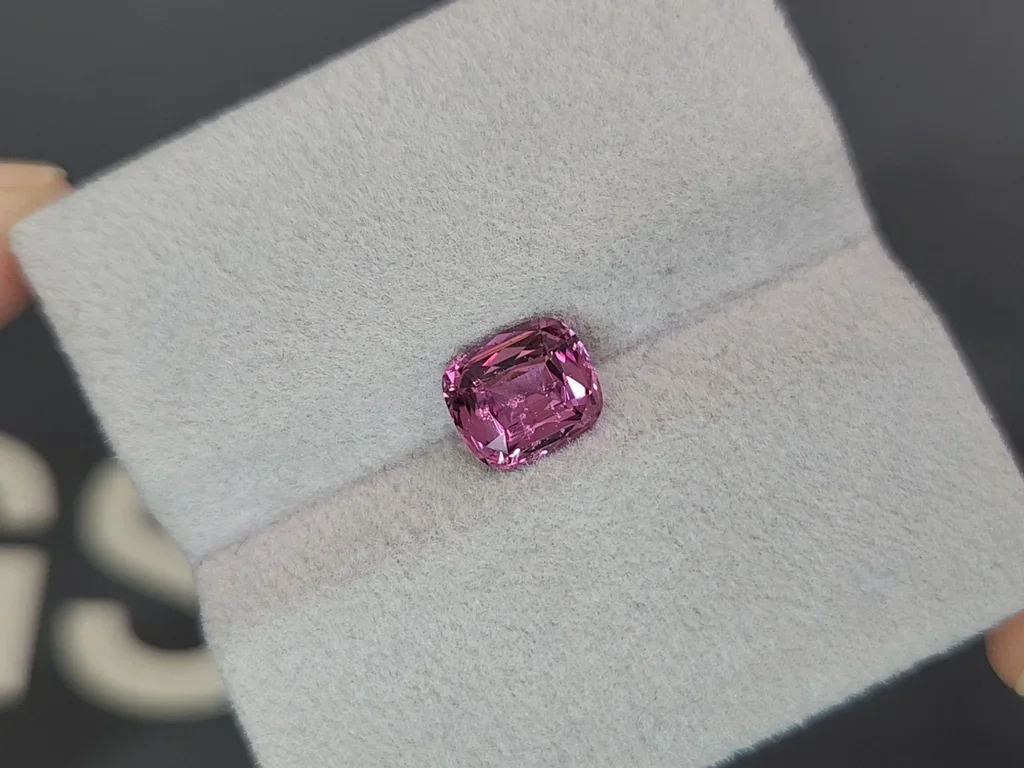 Rhodolite garnet cushion cut 1.88 carats, Tanzania Image №4
