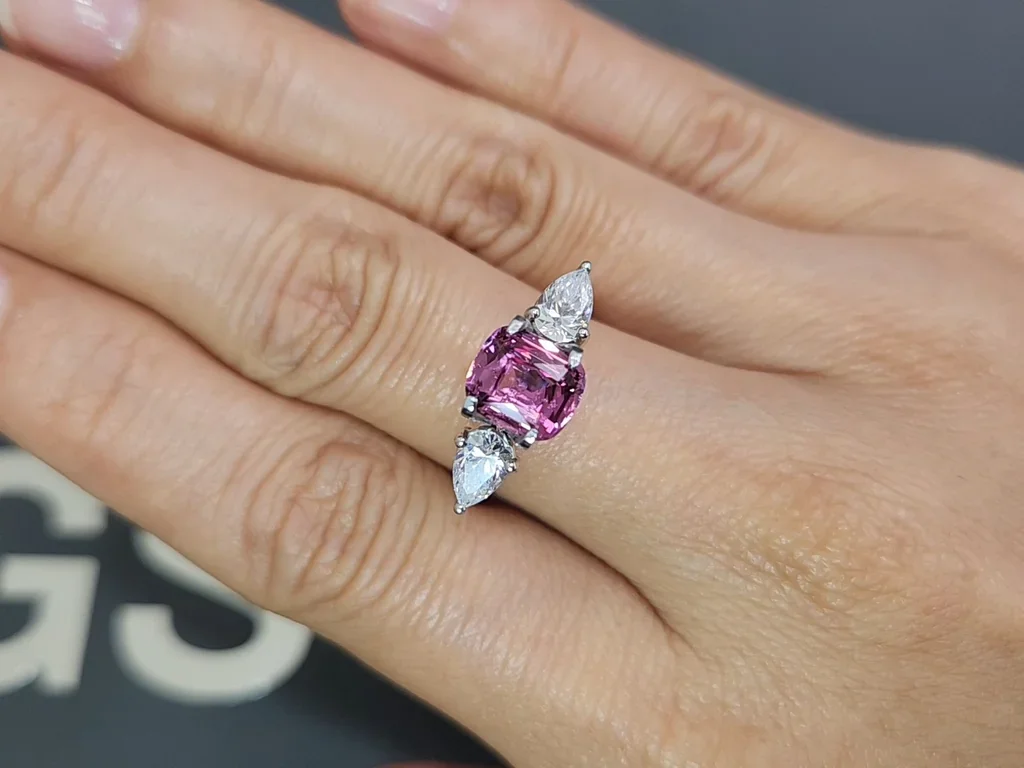 Rhodolite garnet cushion cut 1.88 carats, Tanzania Image №5