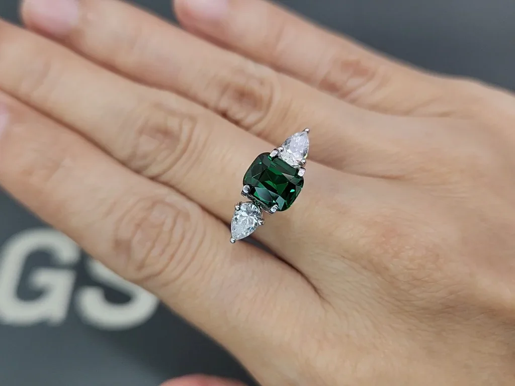 Tsavorite garnet Vivid Green cushion cut  2.58 carats, Tanzania  Image №5