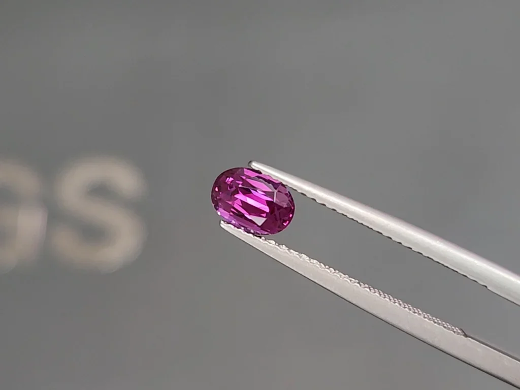 Purple sapphire oval cut 1.02 carats, Madagascar Image №3