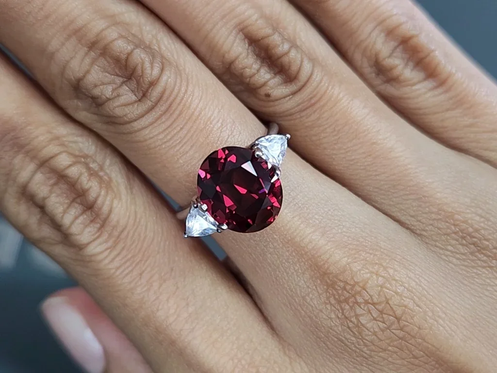 Garnet rhodolite oval cut 7.28 carats, Africa Image №5