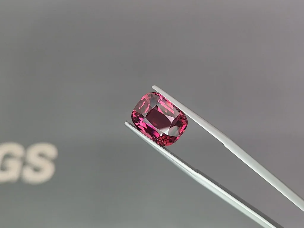 Purple garnet cushion cut 7.64 carats, Africa Image №3
