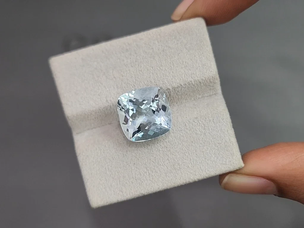 Aquamarine cushion cut  8.78 carats, Madagascar  Image №4