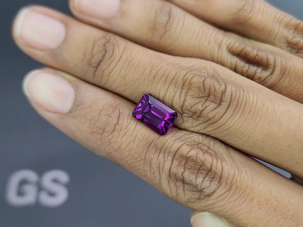 Purple umbalite garnet octagon cut 4.00 carats, Africa Image №2