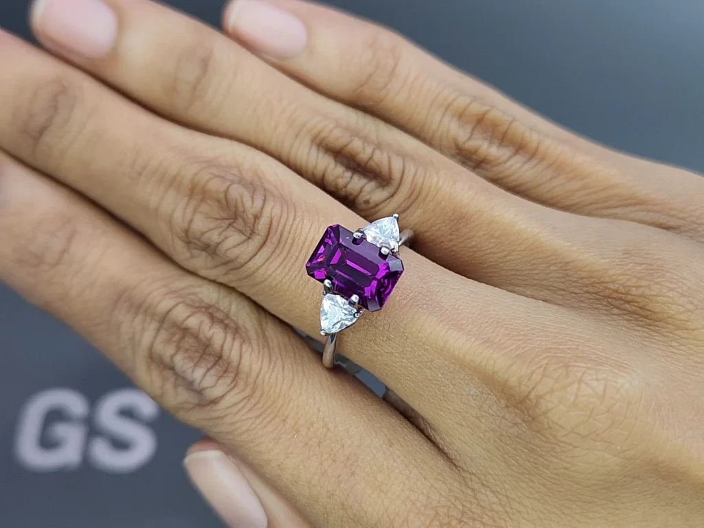 Purple umbalite garnet octagon cut 4.00 carats, Africa Image №5