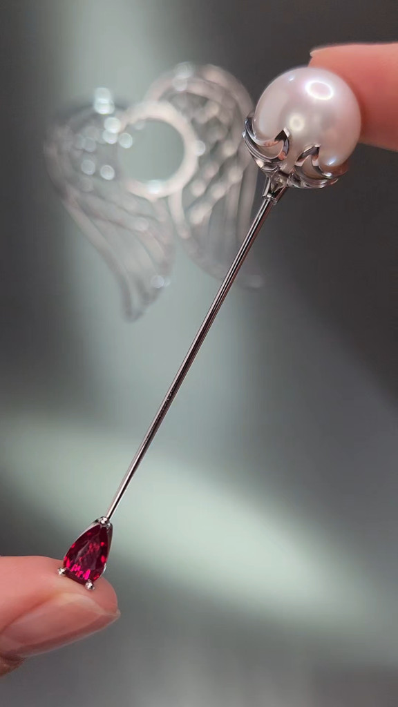 Pin brooch with South Sea pearl and Pigeon's Blood ruby in 18K white gold Image №2