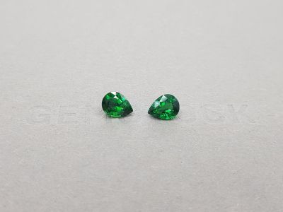 Pair of pear cut tsavorites 2.04 ct photo