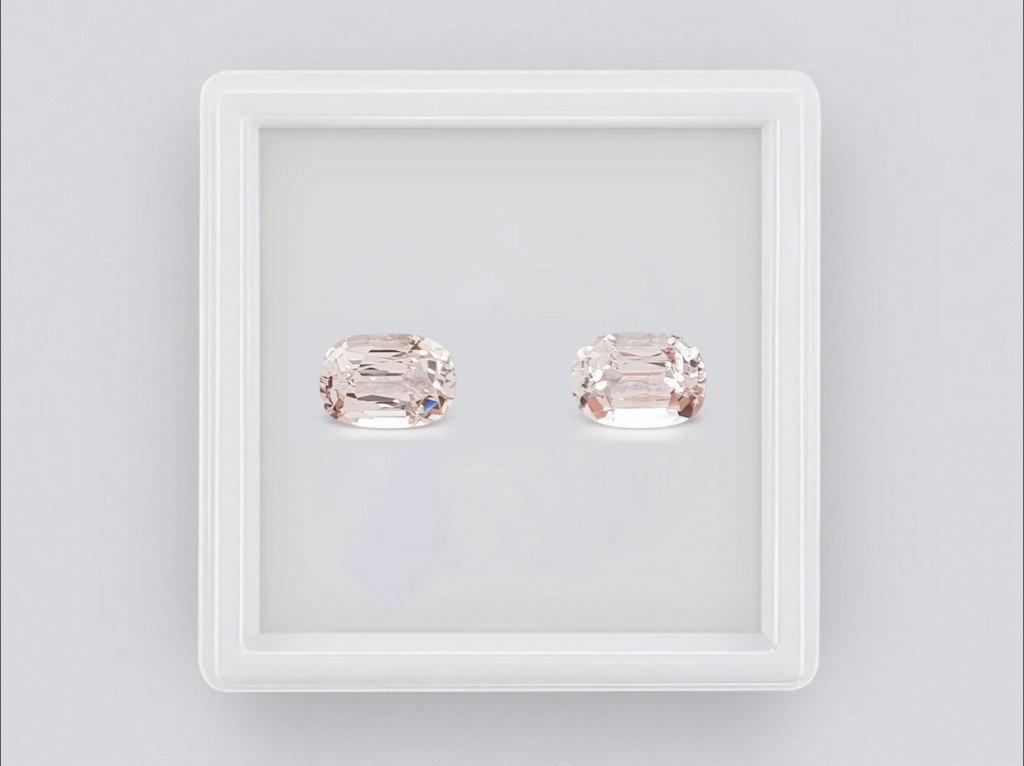 A pair of cushion-cut morganites, 2.69 carats, Africa Image №1