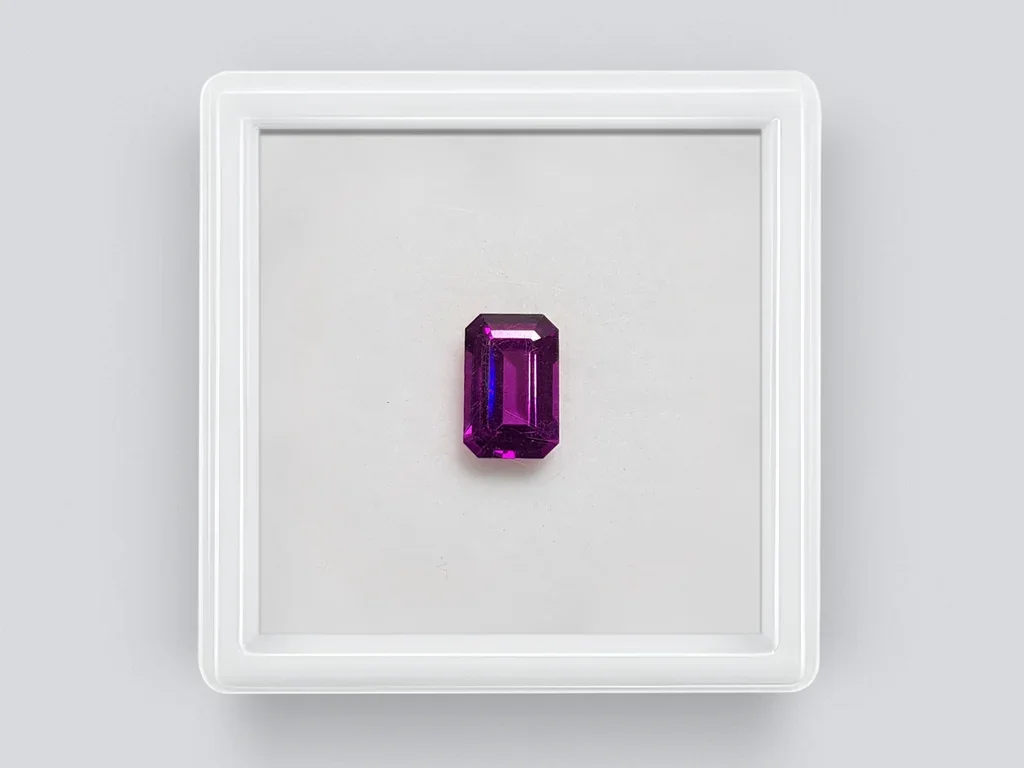 Octagon cut umbalite garnet 1.45 carats Image №1