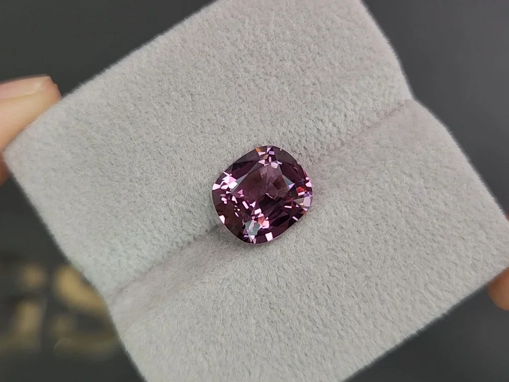 Mauve color spinel in cushion cut 4.25 carats, Burma Image №4