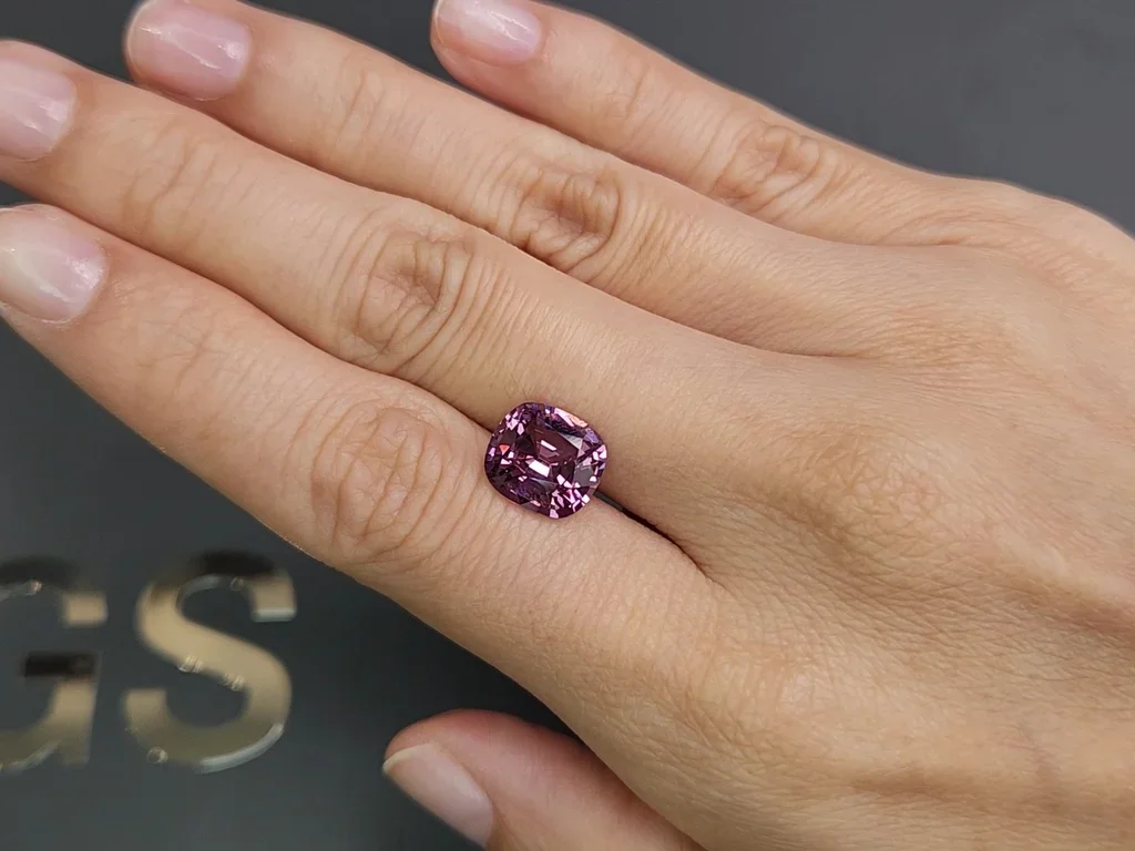 Mauve color spinel in cushion cut 4.25 carats, Burma Image №2