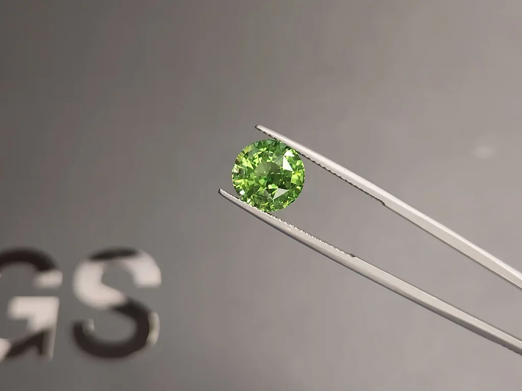Garnet tsavorite round cut 5.48 carats, Tanzania Image №3