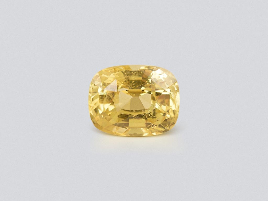 Yellow chrysoberyl in cushion cut 5.84 carats, Sri Lanka Image №1