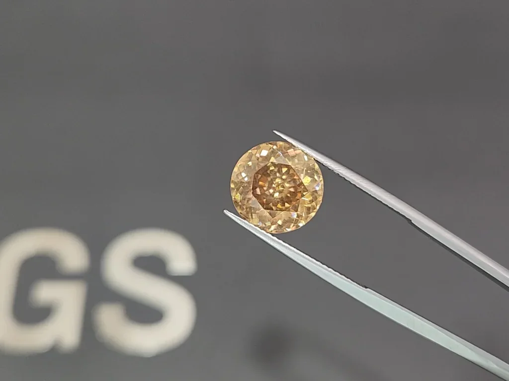 Brown zircon round cut 10.24 carats, Tanzania Image №3
