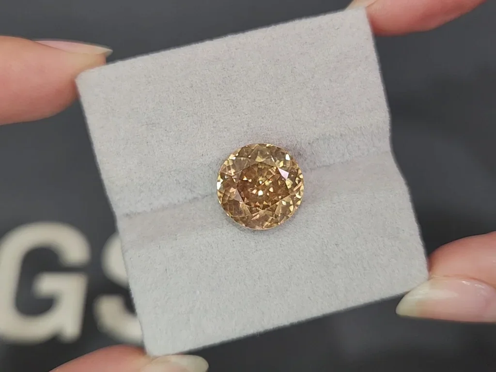 Brown zircon round cut 10.24 carats, Tanzania Image №4