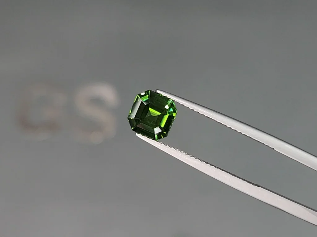 Zircon Intense Green asscher cut 1.72 carats, Tanzania Image №3