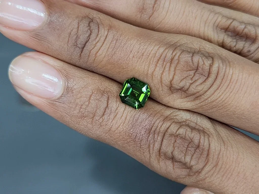 Zircon Intense Green asscher cut 1.72 carats, Tanzania Image №2