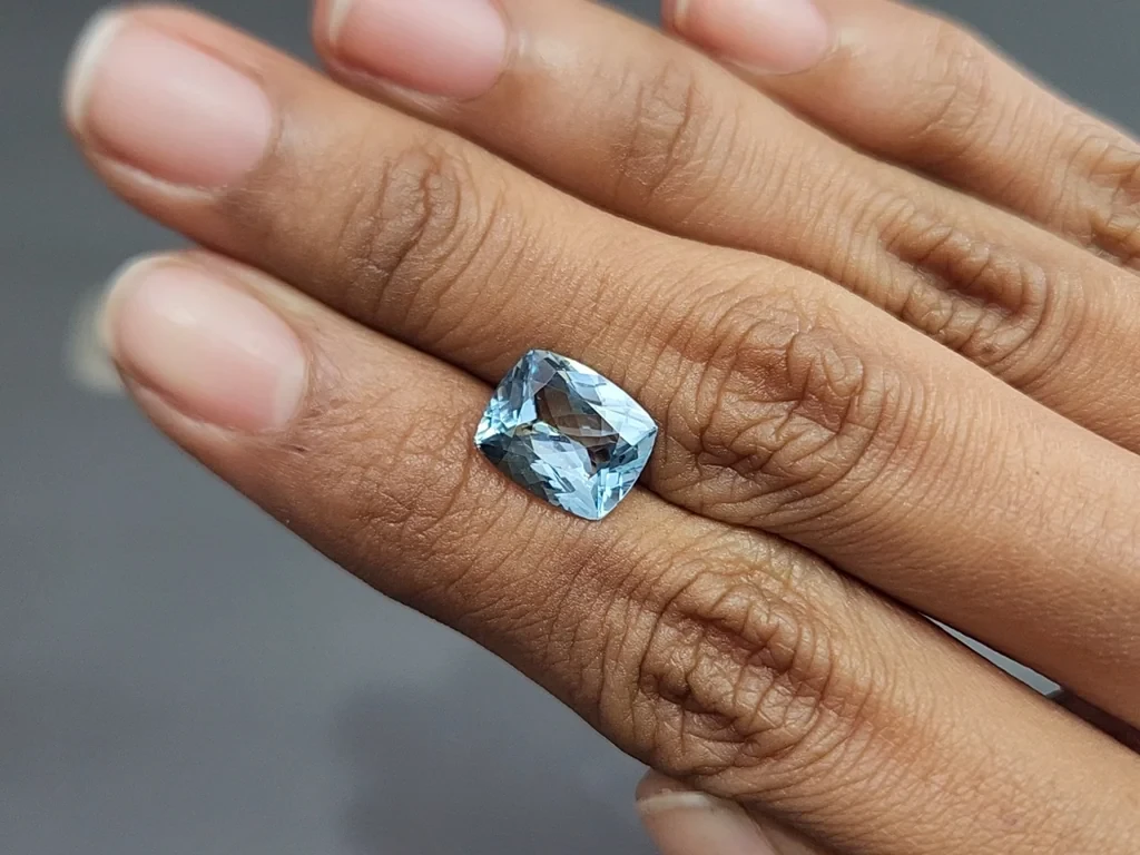 Aquamarine cushion cut 3.48 carats, Madagascar  Image №2
