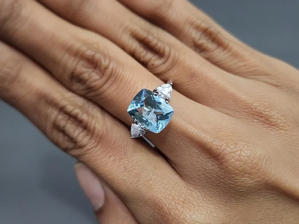 Aquamarine cushion cut 3.48 carats, Madagascar  Image №5