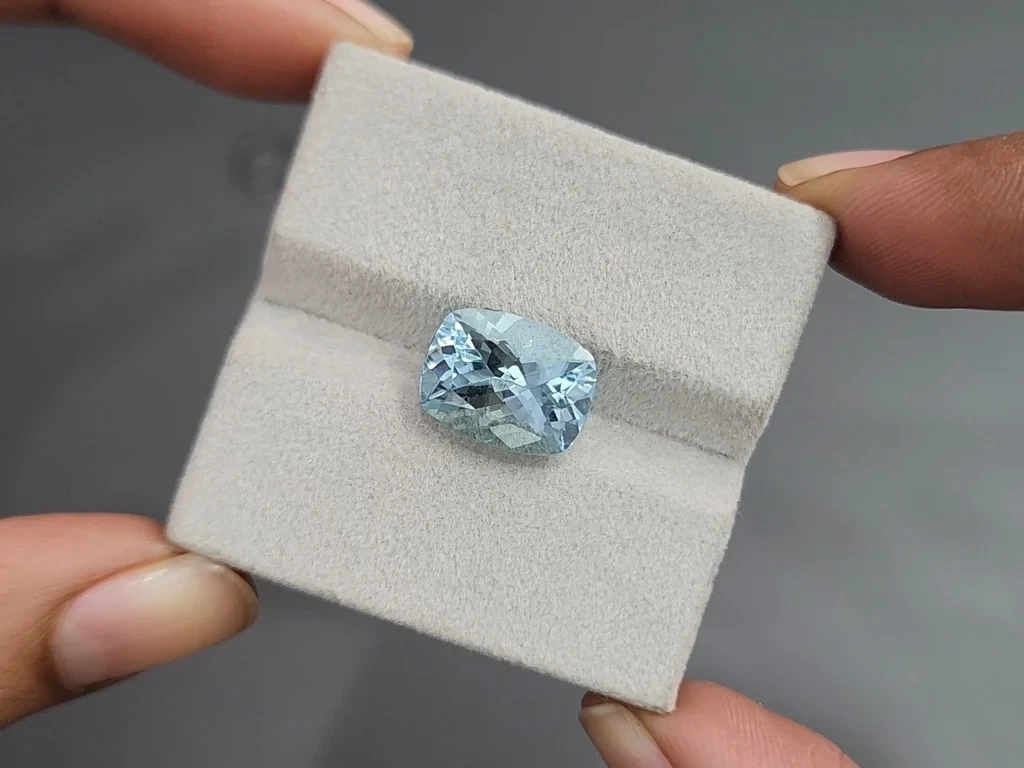 Aquamarine cushion cut 5.27 carats, Madagascar  Image №4