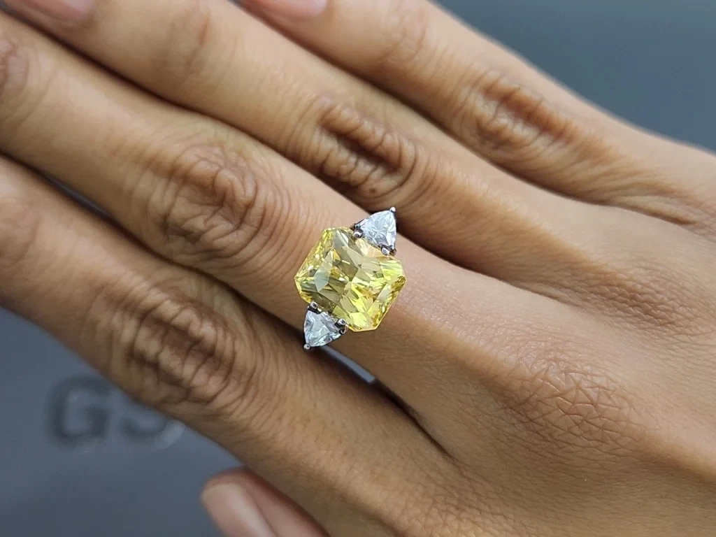 Unheated Vivid Yellow sapphire radiant cut 7.42 carats, Sri Lanka Image №5