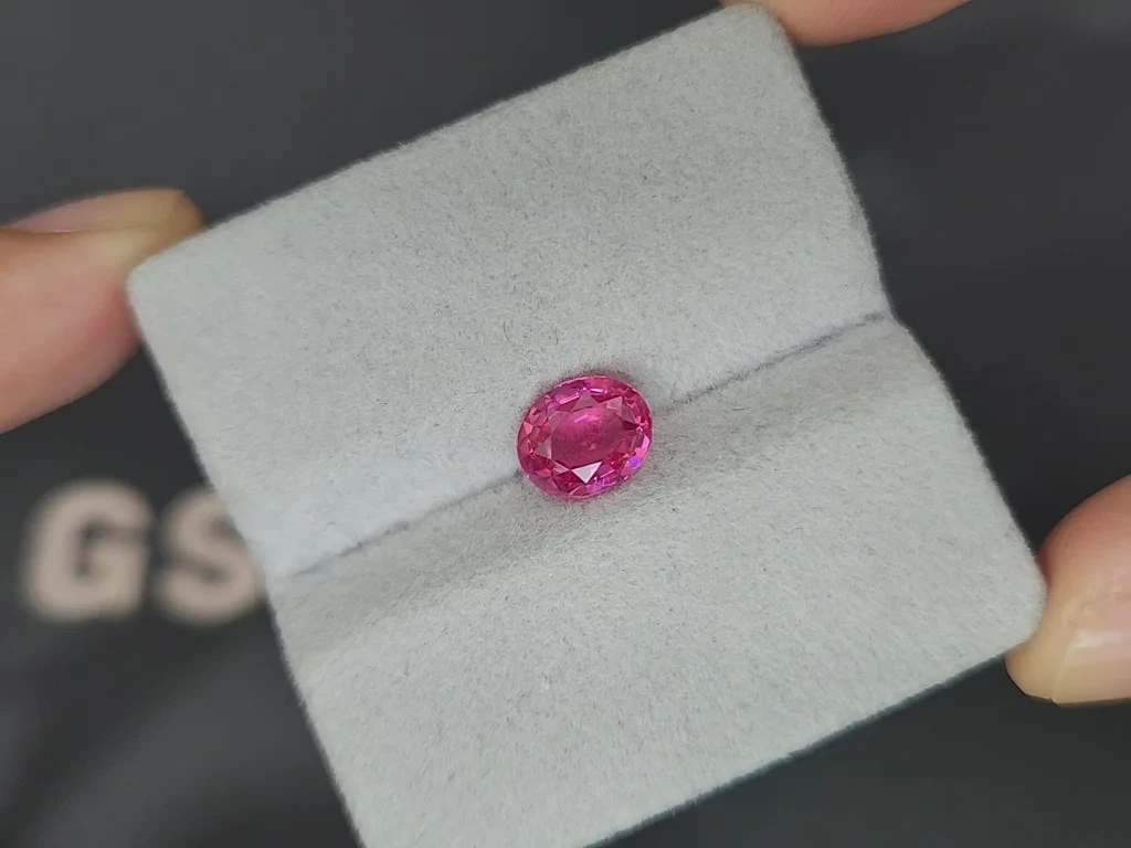 Spinel Vivid Pink oval cut 2.05 carats, Tanzania Image №4
