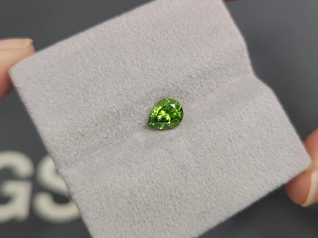 Russian demantoid pear cut 0.99 ct Image №4