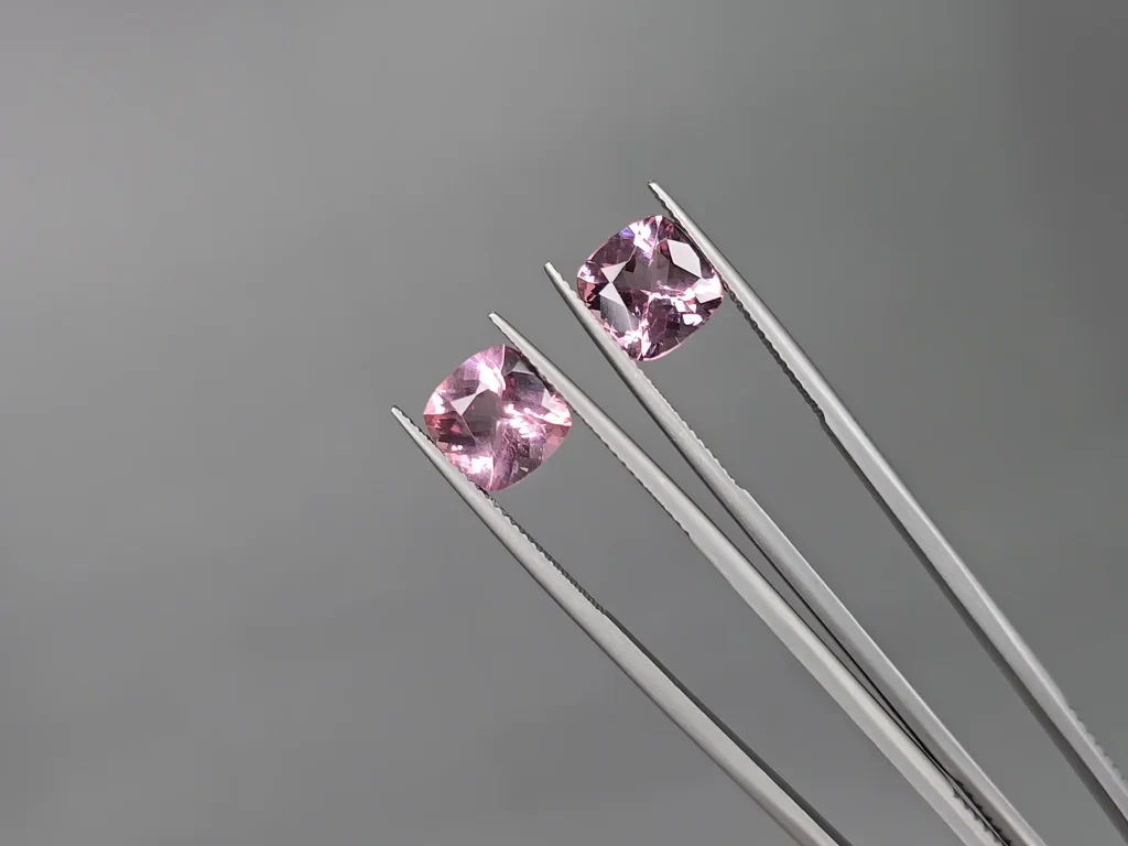 Pair of pink morganites cushion cut 4.99 carats, Africa Image №4