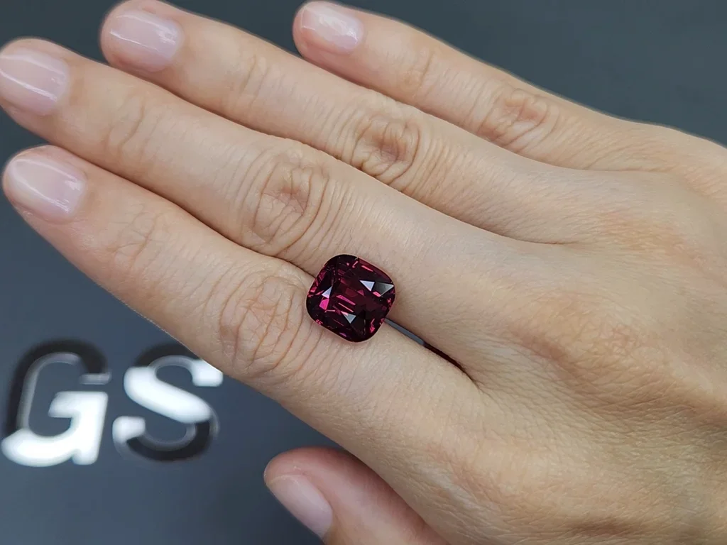 Cushion cut rhodolite garnet 7.05 carats, Sri Lanka  Image №2