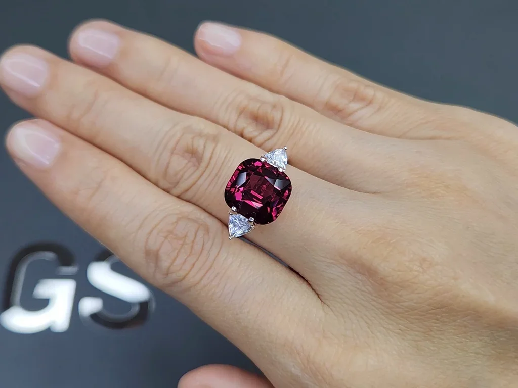 Cushion cut rhodolite garnet 7.05 carats, Sri Lanka  Image №5