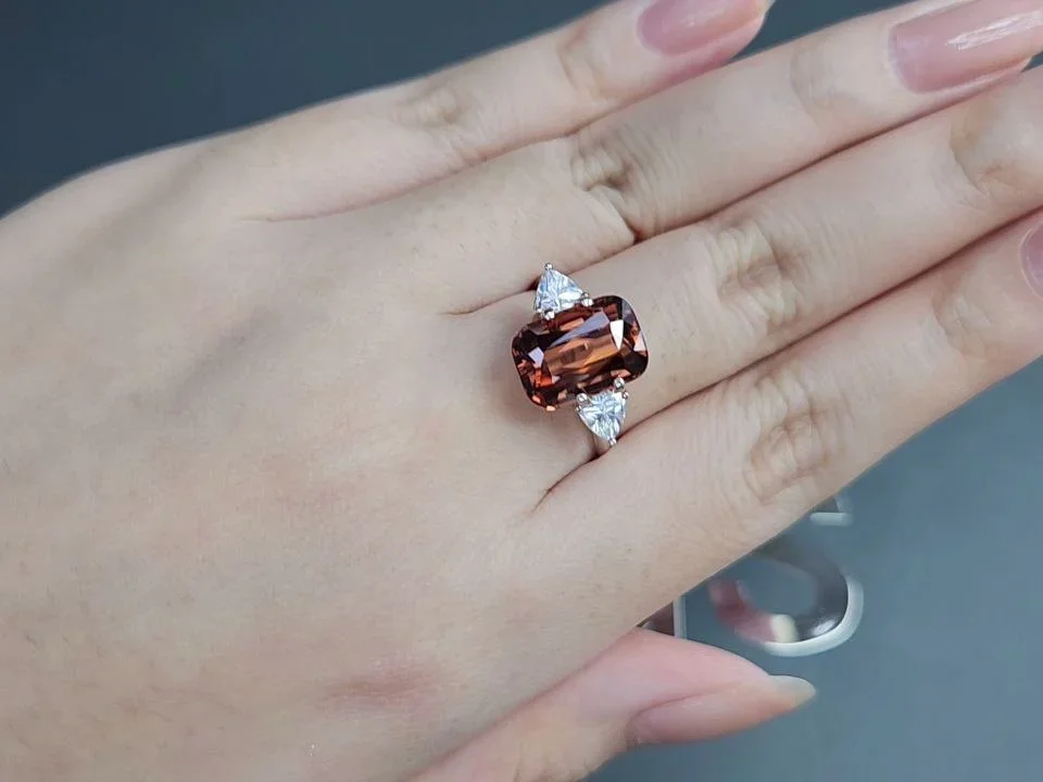 Brown cushion cut zircon 6.20 carats, Tanzania Image №5