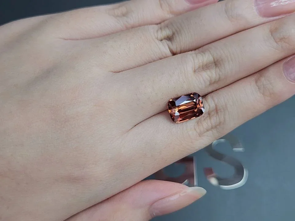 Brown cushion cut zircon 6.20 carats, Tanzania Image №2