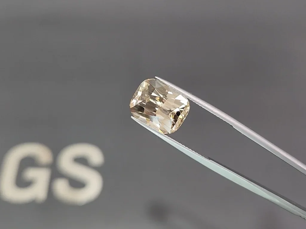 Brown zircon cushion cut 10.30 carats, Tanzania Image №3