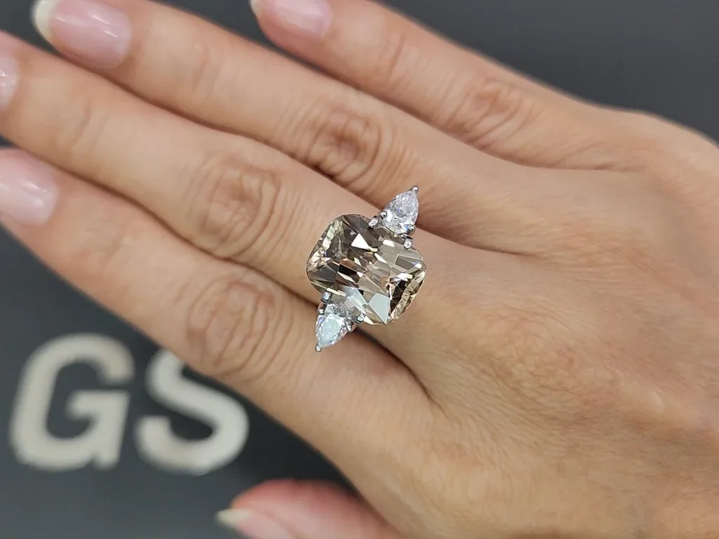 Brown zircon cushion cut 10.30 carats, Tanzania Image №5